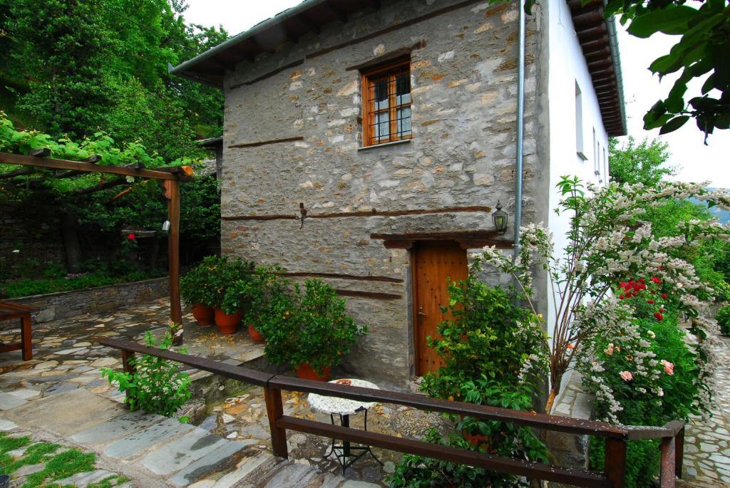 Archontiko Iatridis Hotel Mourésion Exterior foto